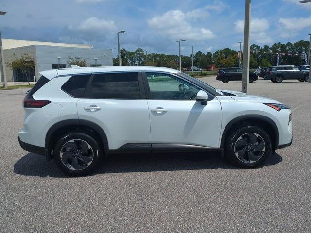 Photo of 2025 Everest White P Nissan Rogue