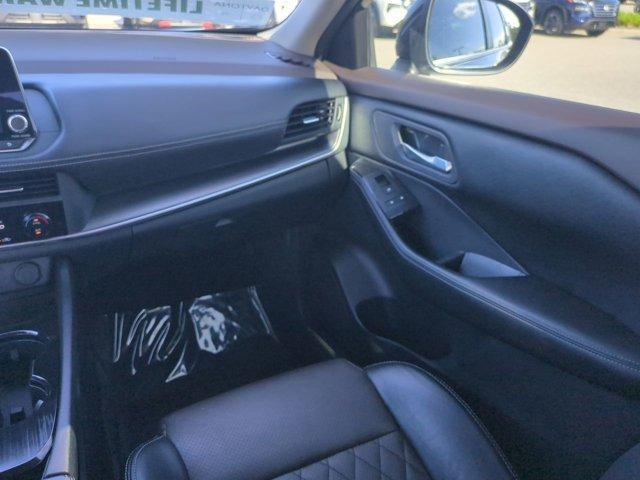 Photo of 2023 Black Nissan Rogue
