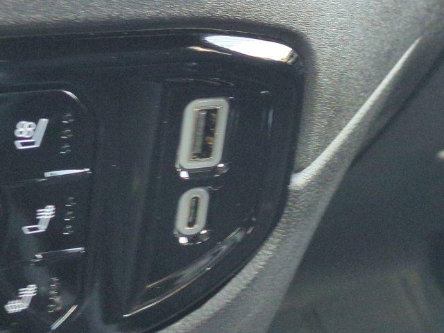 Photo of 2024 Iridescent Pearl Tricoat Chevrolet Silverado 1500