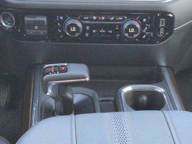 Photo of 2024 Iridescent Pearl Tricoat Chevrolet Silverado 1500