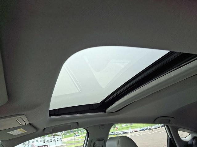 Photo of 2025 Platinum White Pearl Acura Integra