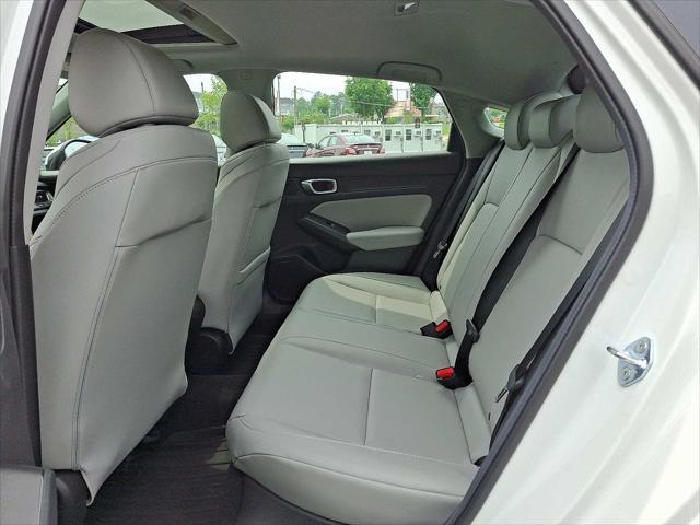 Photo of 2025 Platinum White Pearl Acura Integra
