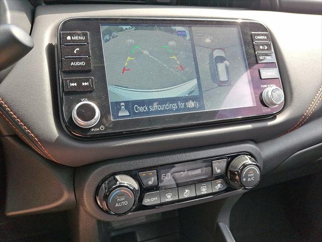 Photo of 2024 Aspen White Tricoat Nissan Kicks