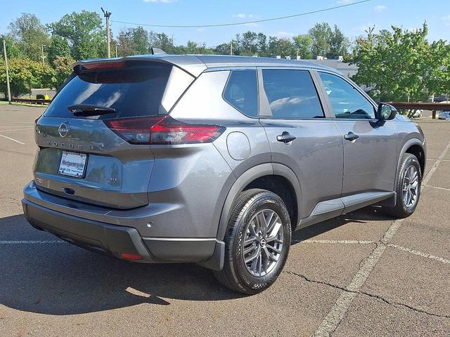Photo of 2025 Gun Metallic Nissan Rogue