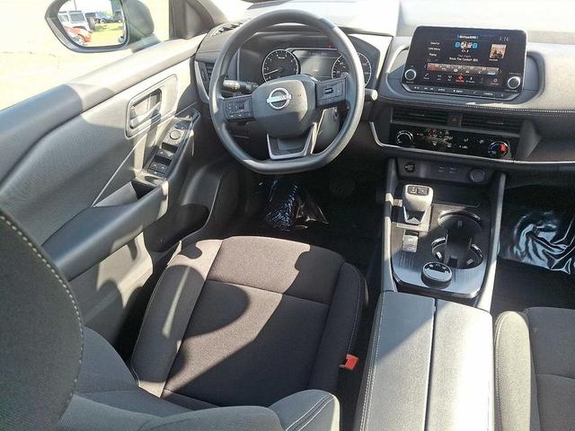 Photo of 2025 Gun Metallic Nissan Rogue
