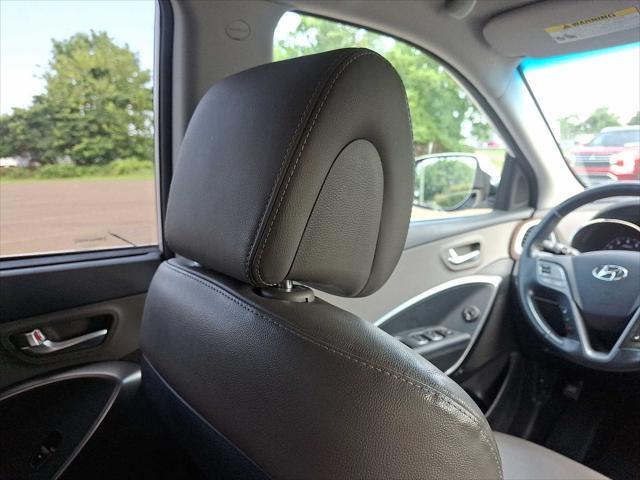 Photo of 2019 Monaco White Hyundai Santa Fe XL