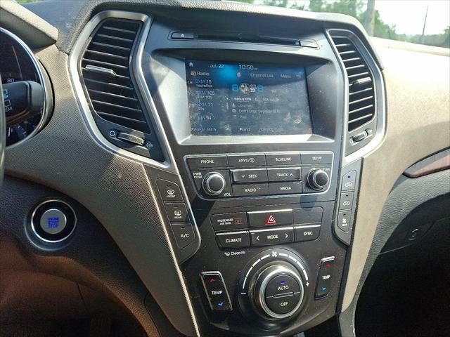 Photo of 2019 Monaco White Hyundai Santa Fe XL