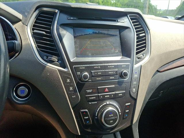 Photo of 2019 Monaco White Hyundai Santa Fe XL