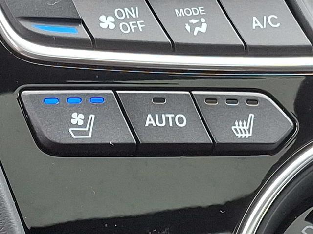 Photo of 2025 Solar Silver Metallic Acura RDX