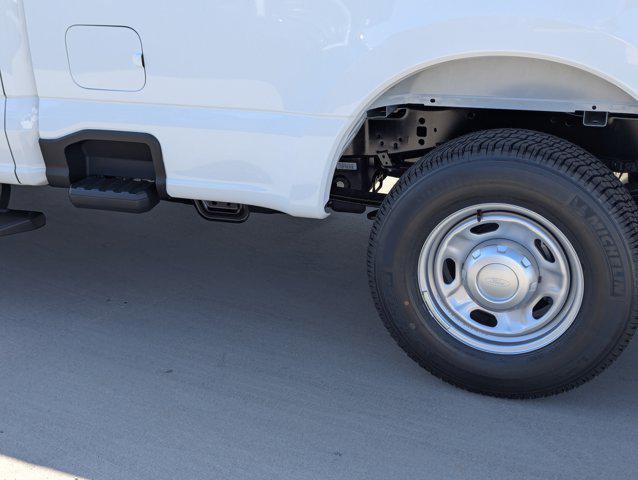 Photo of 2025 Oxford White Ford F-250