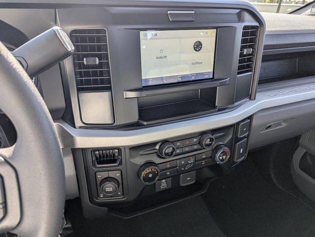 Photo of 2025 Oxford White Ford F-350
