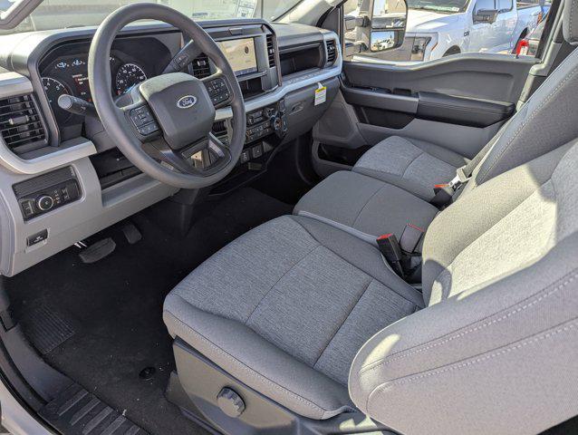 Photo of 2025 Oxford White Ford F-350