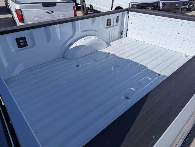 Photo of 2025 Oxford White Ford F-350