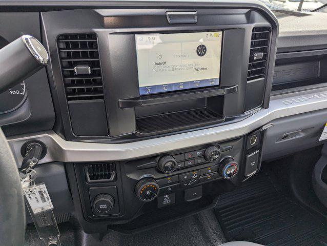 Photo of 2025 Oxford White Ford F-350