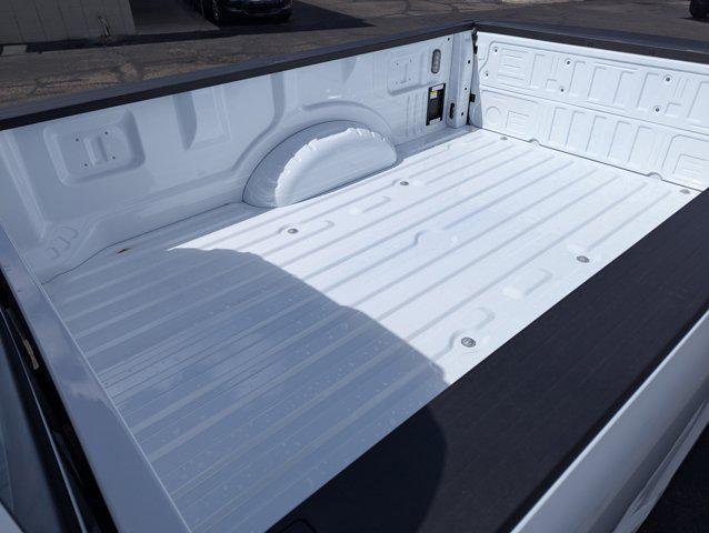Photo of 2025 Oxford White Ford F-350
