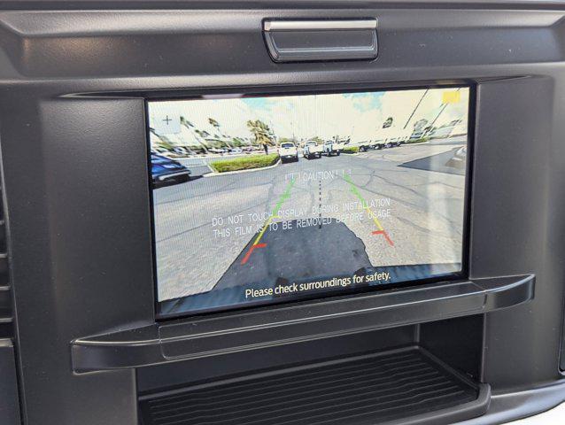Photo of 2025 Oxford White Ford F-350
