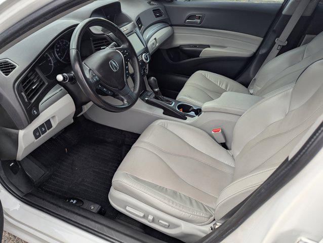 Photo of 2020 Platinum White Pearl Acura ILX