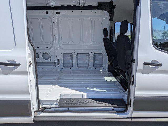 Photo of 2025 Oxford White Ford Transit-250