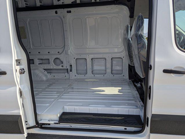 Photo of 2025 Oxford White Ford Transit-350