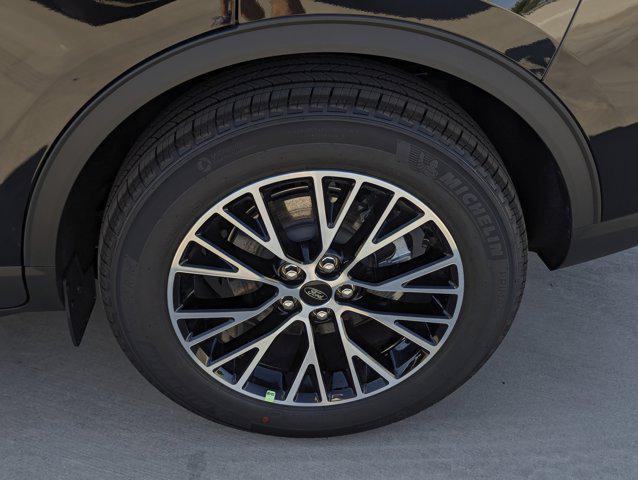 Photo of 2025 Agate Black Metallic Ford Escape PHEV