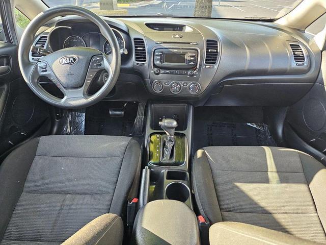 Photo of 2017 Aurora Black Kia Forte