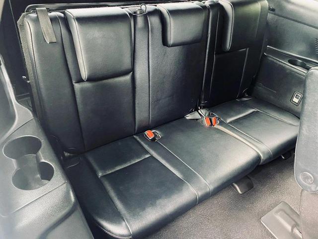 Photo of 2019 Midnight Black Metallic Toyota Highlander