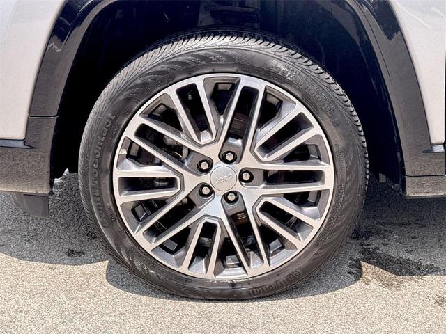 Photo of 2022 Billet Silver Metallic Clearcoat Jeep Compass