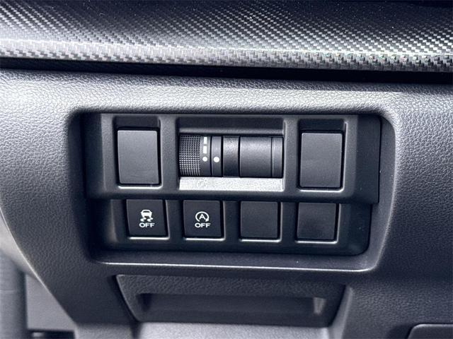 Photo of 2023 Crystal White Pearl Subaru Crosstrek