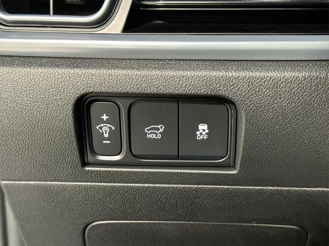Photo of 2025 Glacial White Pearl Kia Sorento