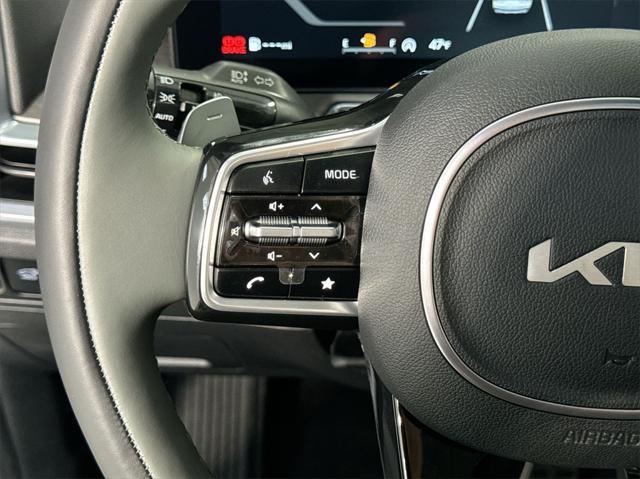 Photo of 2025 Glacial White Pearl Kia Sorento