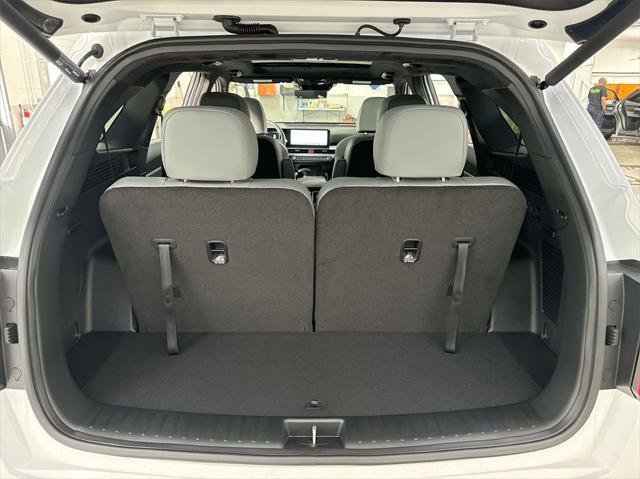 Photo of 2025 Glacial White Pearl Kia Sorento