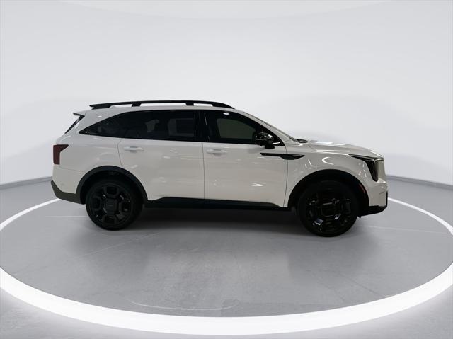 Photo of 2025 Glacial White Pearl Kia Sorento