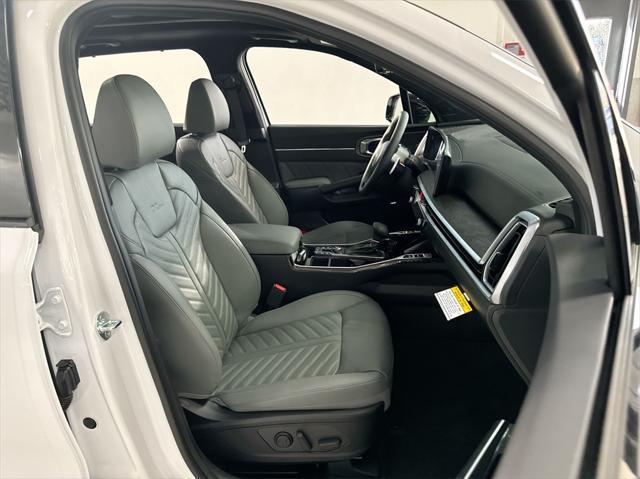 Photo of 2025 Glacial White Pearl Kia Sorento