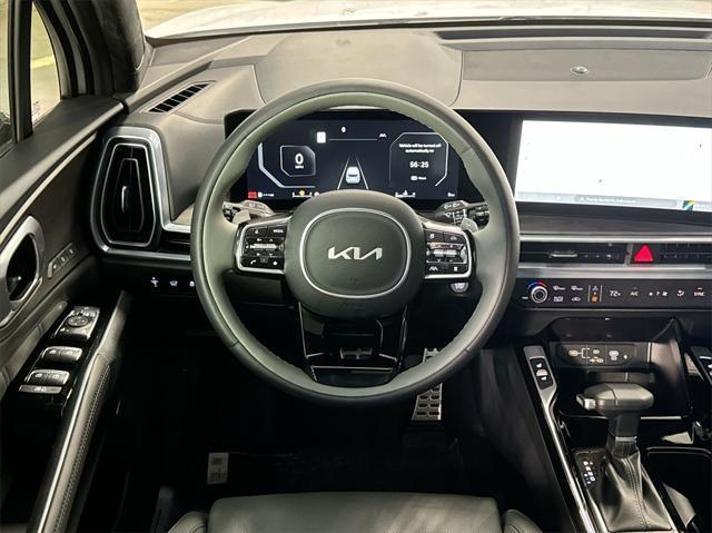 Photo of 2025 Glacial White Pearl Kia Sorento