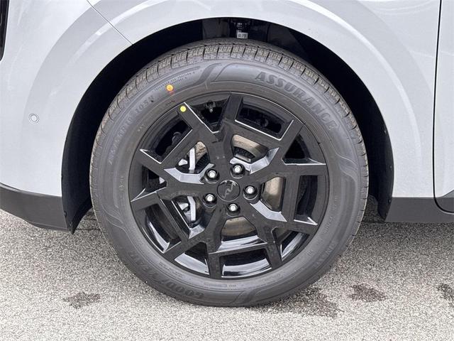 Photo of 2026 Ceramic Silver Kia Carnival Hybrid