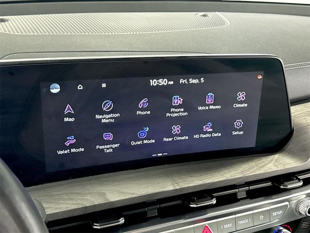 Photo of 2023 Glacial White Pearl Kia Telluride