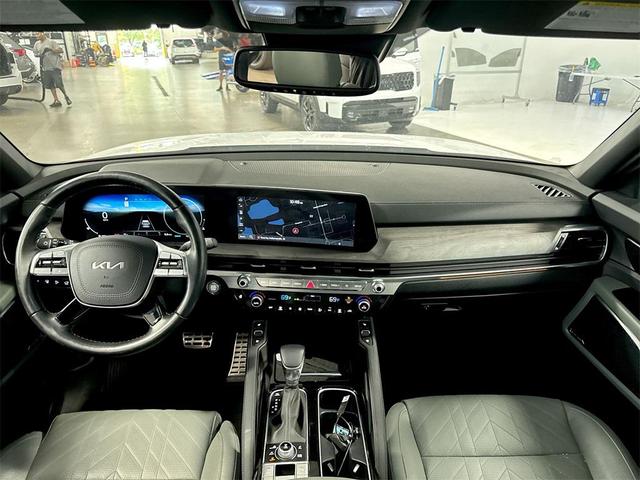 Photo of 2023 Glacial White Pearl Kia Telluride