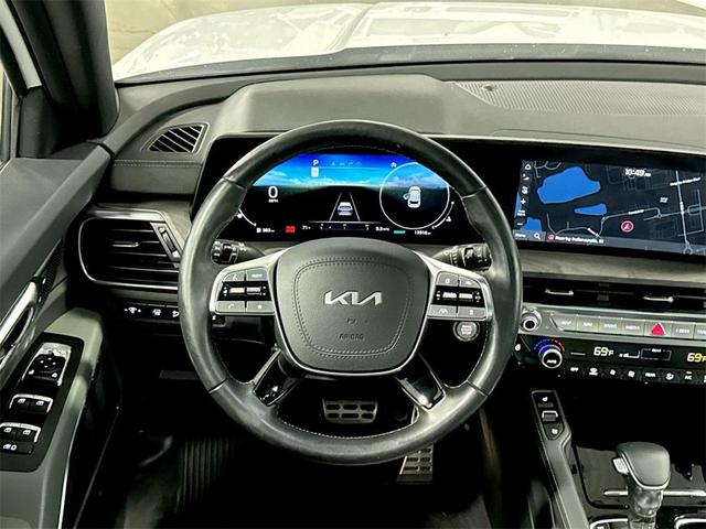 Photo of 2023 Glacial White Pearl Kia Telluride