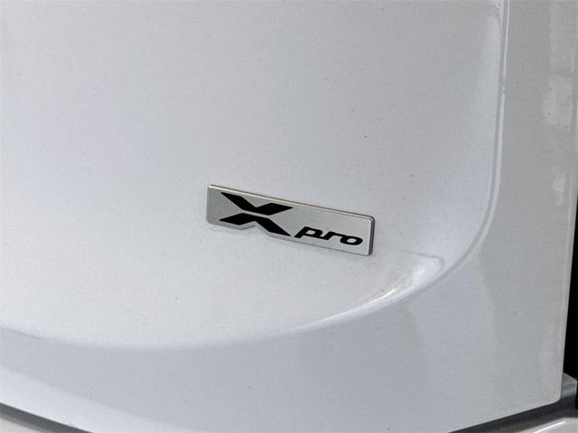 Photo of 2023 Glacial White Pearl Kia Telluride