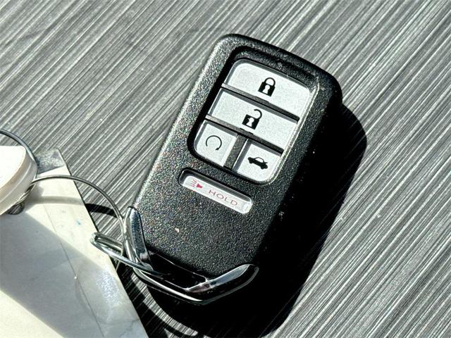 Photo of 2021 Modern Steel Metallic Honda Pilot