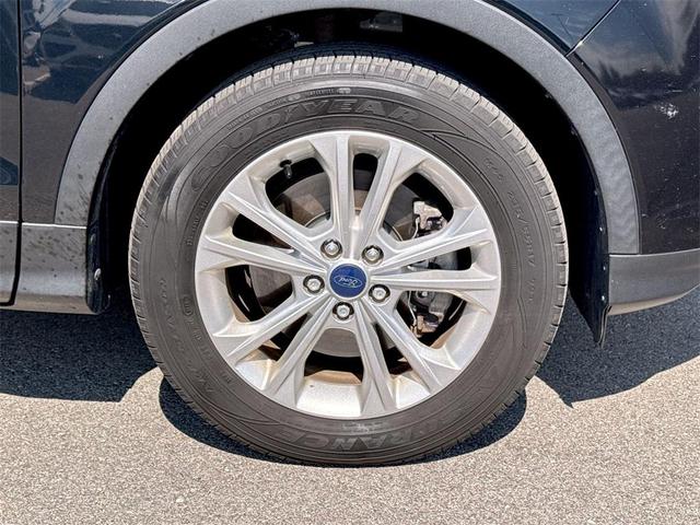 Photo of 2018 Shadow Black Ford Escape