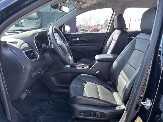 Photo of 2024 Mosaic Black Metallic Chevrolet Equinox