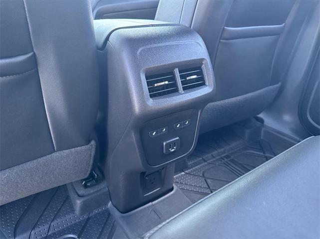Photo of 2024 Mosaic Black Metallic Chevrolet Equinox