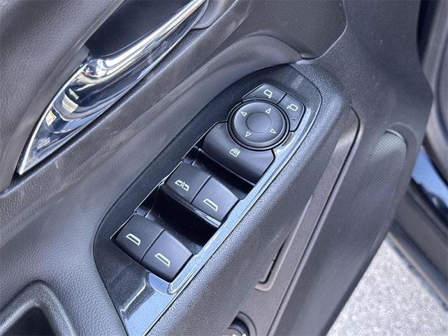 Photo of 2024 Mosaic Black Metallic Chevrolet Equinox