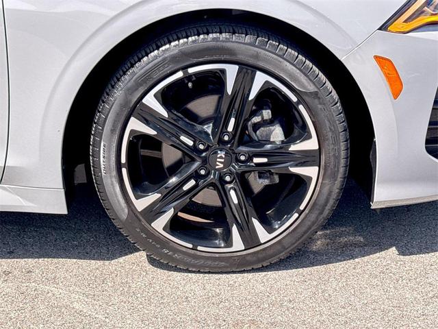 Photo of 2021 Wolf Gray Kia K5