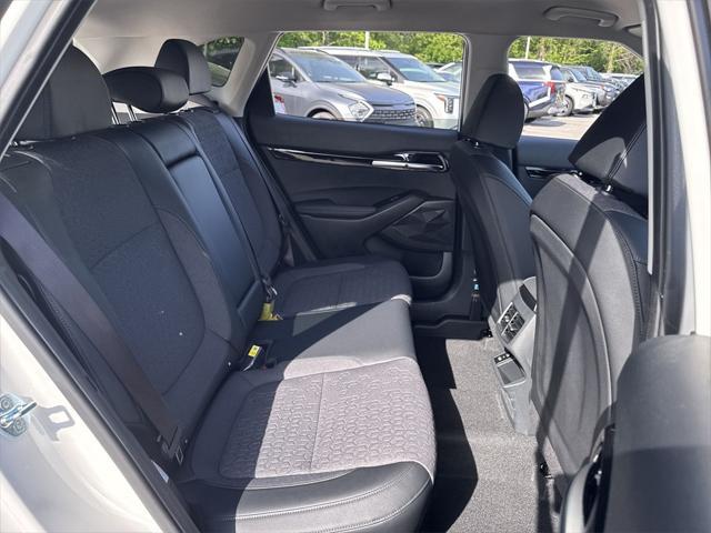 Photo of 2025 Snow White Pearl Kia Seltos