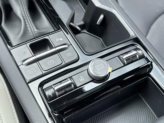 Photo of 2025 Aurora Black Pearl Kia K5