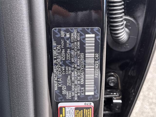 Photo of 2025 Aurora Black Pearl Kia K5