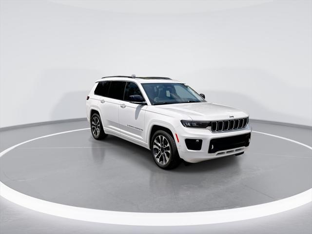 Photo of 2022 Bright White Clearcoat Jeep Grand Cherokee L