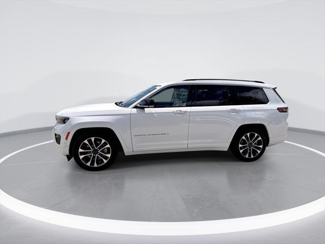 Photo of 2022 Bright White Clearcoat Jeep Grand Cherokee L